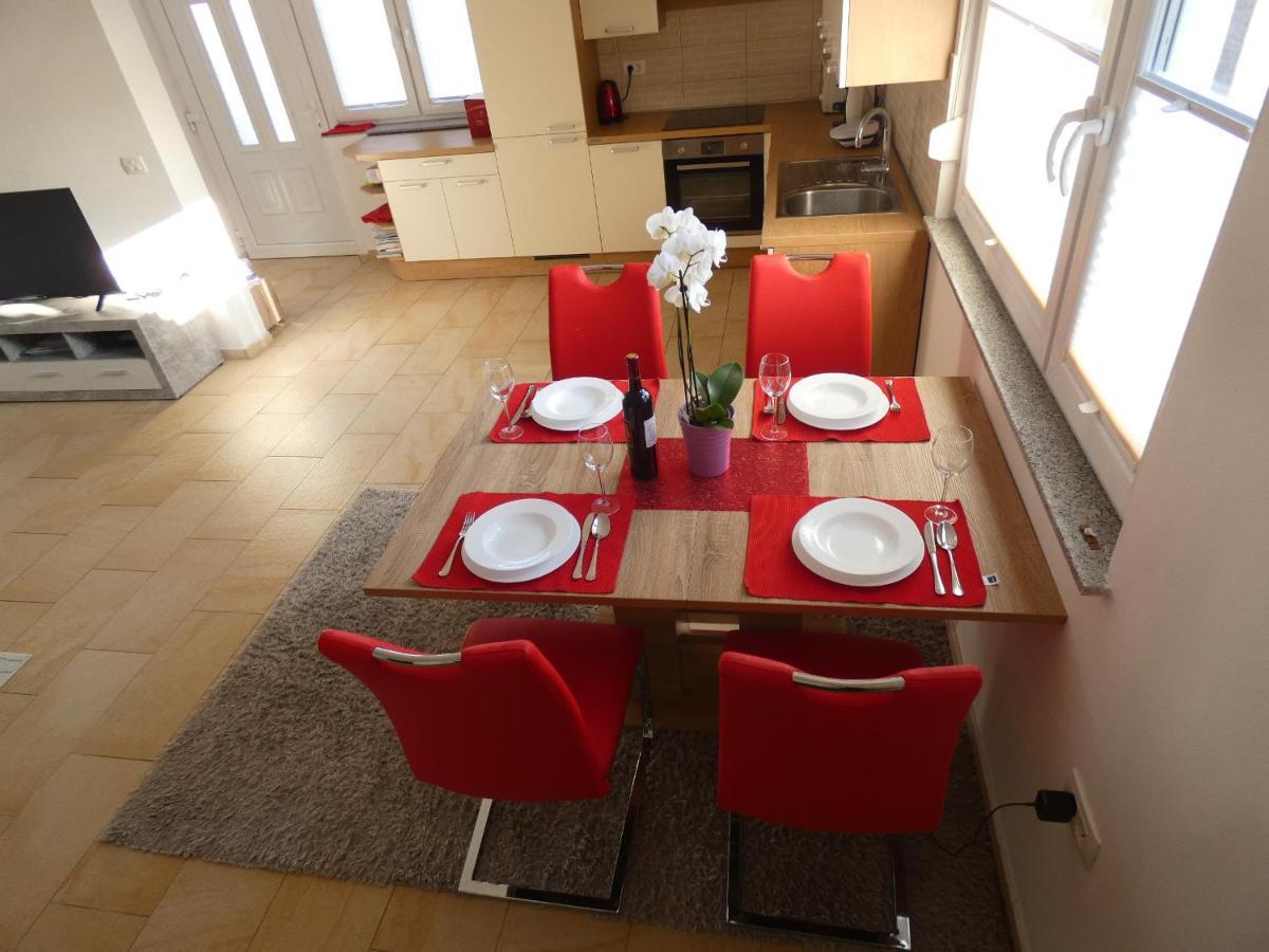 Apartment & Olive Oil Valuma Koper Exterior photo